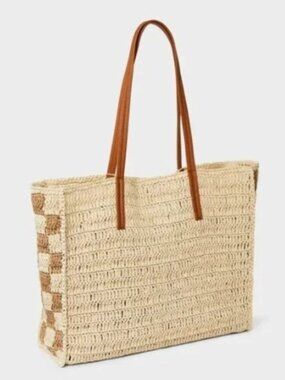 NWT straw packable tote bag